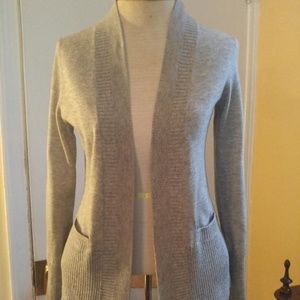 Banana Republic Light Grey Sweater Size Petite S